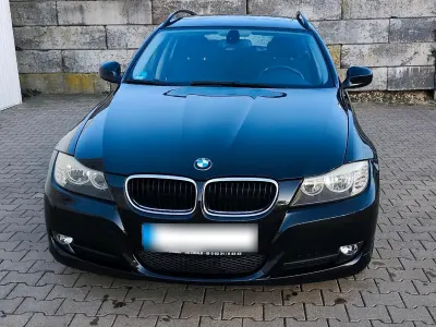 Gebraucht BMW 318 143 PS (105 kW) 2009 Schwarz Kombi