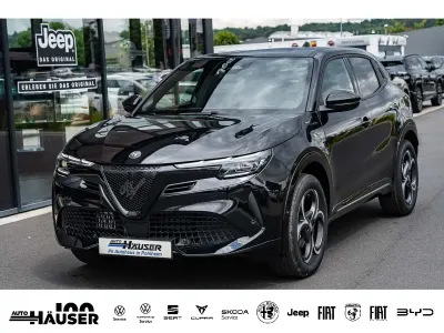 Neu Alfa Romeo Junior Edizione Speciale 145 PS (106 kW) 2026 Schwarz SUV