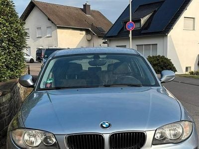 Usata BMW 116 122 CV (89 kW) 2009 Blu Utilitaria
