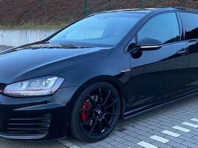 Gebraucht VW Golf VII GTI 220 PS (161 kW) 2015 Schwarz Limousine