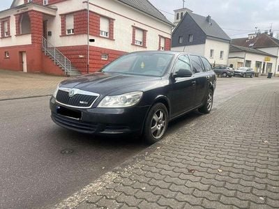 Gebraucht Skoda Octavia Elegance 105 PS (77 kW) 2012 Schwarz Kombi