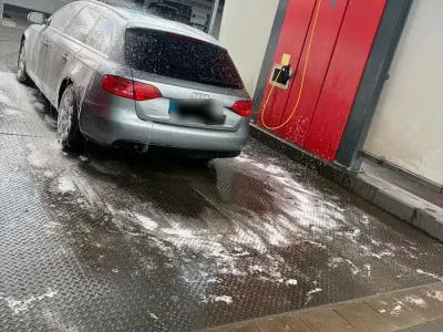Gebraucht Audi A4 160 PS (117 kW) 2010 Grau Kombi