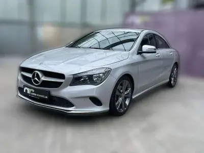 Gebraucht Mercedes CLA200 Urban 156 PS (114 kW) 2018 Silber metallic