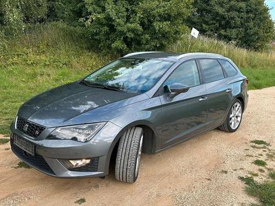 Grau Gebraucht 2014 Seat Leon ST FR Kombi | 11.000 € (Fairer Preis)