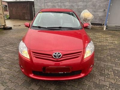 Gebraucht Toyota Auris Club 132 PS (97 kW) 2011 Rot Limousine