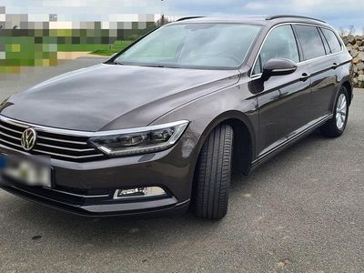Gebraucht VW Passat 150 PS (110 kW) 2015 Braun Kombi