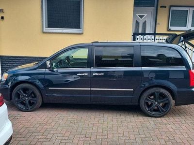 Second-hand Lancia Voyager Platinum 178 CP (130 kW) 2013 Negru Monovolum