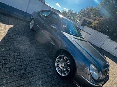 Mercedes E320