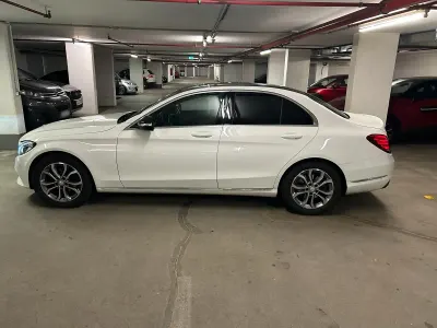 Gebraucht Mercedes C180 156 PS (114 kW) 2014 Weiß Limousine