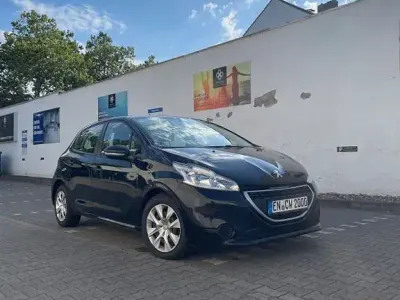 Gebraucht Peugeot 208 Access 68 PS (50 kW) 2012 Schwarz Kleinwagen