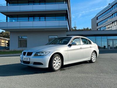 gebraucht BMW 320 i (E90)