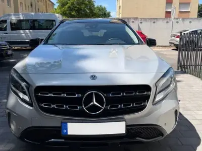Gebraucht Mercedes GLA180 Urban 122 PS (89 kW) 2018 Silber SUV