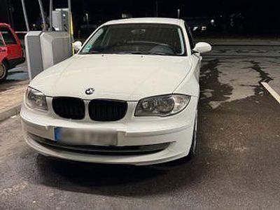Gebraucht BMW 118 Sport Line 143 PS (105 kW) 2007 Weiß Kleinwagen