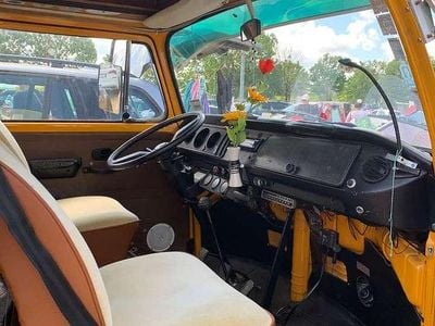 Gelb Gebraucht 1979 VW T2 Van | 30.000 €