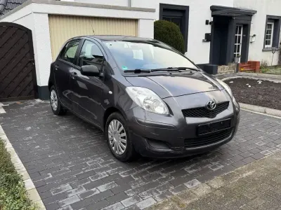 Brugt Toyota Yaris 69 HK (50 kW) 2010 Grå Hatchback