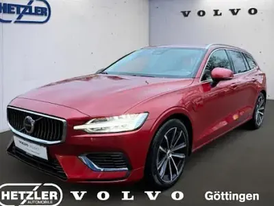 Używany Volvo V60 Core 455 KM (334 kW) 2022 Czerwony Kombi