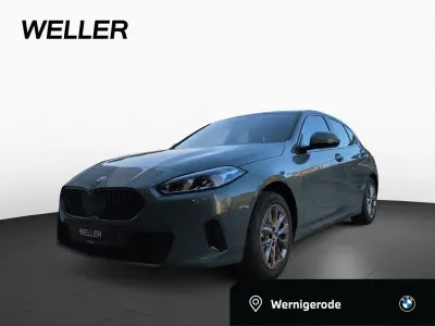 Neu BMW 123 Comfort Edition 218 PS (160 kW) 2025 Cape york grün (grün) Kleinwagen
