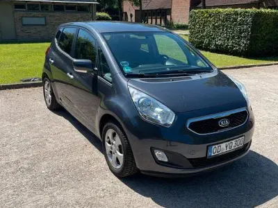Gebraucht Kia Venga Spirit 125 PS (91 kW) 2013 Grau Kleinwagen