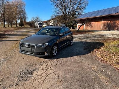Gebraucht Audi A3 115 PS (84 kW) 2019 Grau Limousine