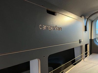 Second-hand Ford Tourneo 131 CP (96 kW) 2018 Alb Monovolum