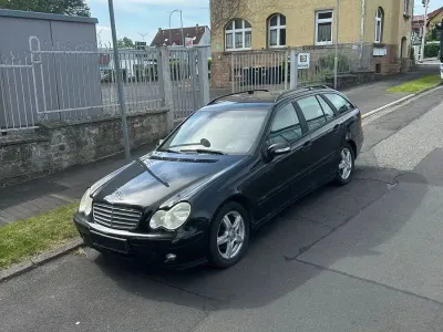 Gebraucht Mercedes C200 Classic 122 PS (89 kW) 2005 Schwarz Kombi