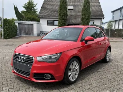 Gebraucht Audi A1 Ambition 86 PS (63 kW) 2011 Rot Kleinwagen