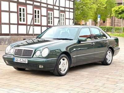 gebraucht Mercedes E280 Automatik 4MATIC AVANTGARDE Klimaautomatik