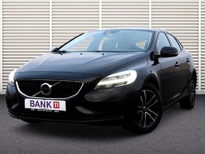 Gebraucht Volvo V40 Momentum 120 PS (88 kW) 2019 Schwarz Kleinwagen