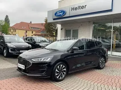 Gebraucht Ford Focus Titanium 125 PS (91 kW) 2024 Schwarz Kombi