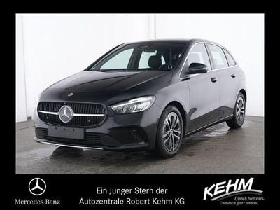 Gebraucht Mercedes B200 163 PS (119 kW) 2024 Kosmosschwarz (metallic) Van / Kleinbus