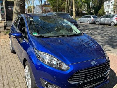 Gebraucht Ford Fiesta SYNC Edition 101 PS (74 kW) 2015 Blau Kleinwagen
