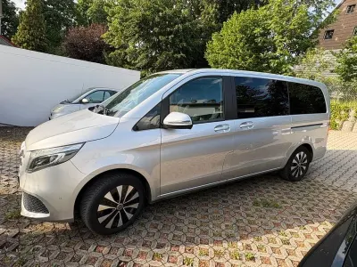 Gebraucht Mercedes V250 Edition 190 PS (139 kW) 2020 Silber Van / Kleinbus