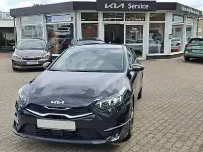 Gebraucht Kia Ceed 140 PS (102 kW) 2025 Schwarz Kleinwagen