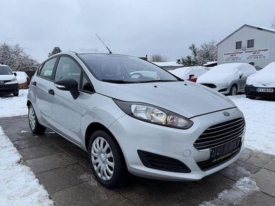Gebraucht Ford Fiesta Celebration 105 PS (77 kW) 2016 Silber Limousine