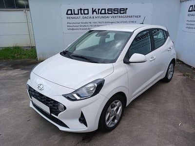 Gebraucht Hyundai i10 Trend 84 PS (61 kW) 2023 Weiß Kleinwagen