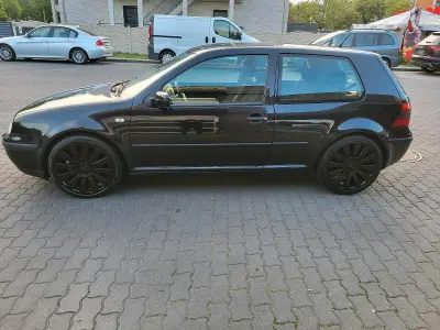 Gebraucht VW Golf 105 PS (77 kW) 2002 Schwarz Coupé