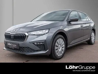 Gebraucht Skoda Scala Essence 95 PS (69 kW) 2025 Graphitegrau metallic Kleinwagen