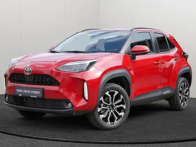 Neu Toyota Yaris Cross 130 PS (95 kW) 2026 Rot SUV