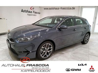 Usado Kia Ceed Spirit 140 HP (102 kW) 2025 Cinzento Citadino