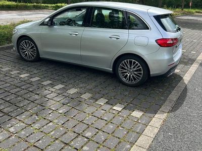 Mercedes B180
