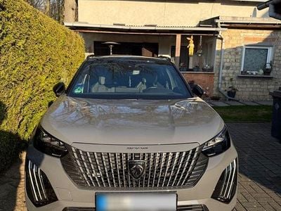 Gebraucht Peugeot 2008 GT 131 PS (96 kW) 2024 Grau SUV