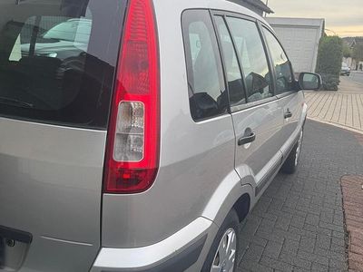 Second-hand Ford Fusion 80 CP (58 kW) 2011 Argintiu Hatchback