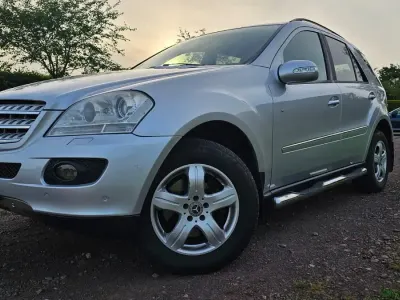 Gebraucht Mercedes ML320 224 PS (164 kW) 2006 Silber SUV