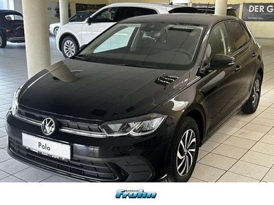 Neu VW Polo Life 95 PS (69 kW) 2025 Deepblackperleffekt (schwarz) Limousine