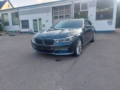 Gebraucht BMW 730 Executive 265 PS (194 kW) 2016 Grau Limousine