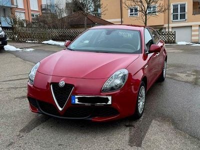 Gebraucht Alfa Romeo Giulietta 120 PS (88 kW) 2019 Rot Kleinwagen