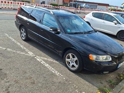 Second-hand Volvo V70 Momentum 185 CP (136 kW) 2007 Negru Break