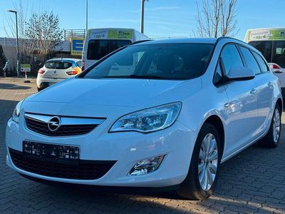Gebraucht Opel Astra 101 PS (74 kW) 2012 Weiß Kombi