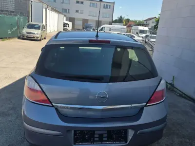 Gebraucht Opel Astra 105 PS (77 kW) 2006 Limousine