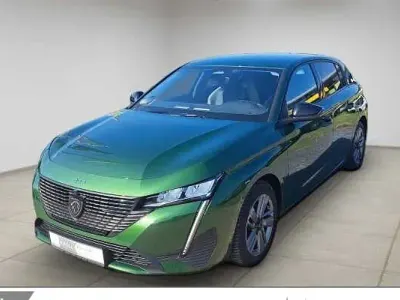 Gebraucht Peugeot 308 Allure 131 PS (96 kW) 2024 Grün Limousine